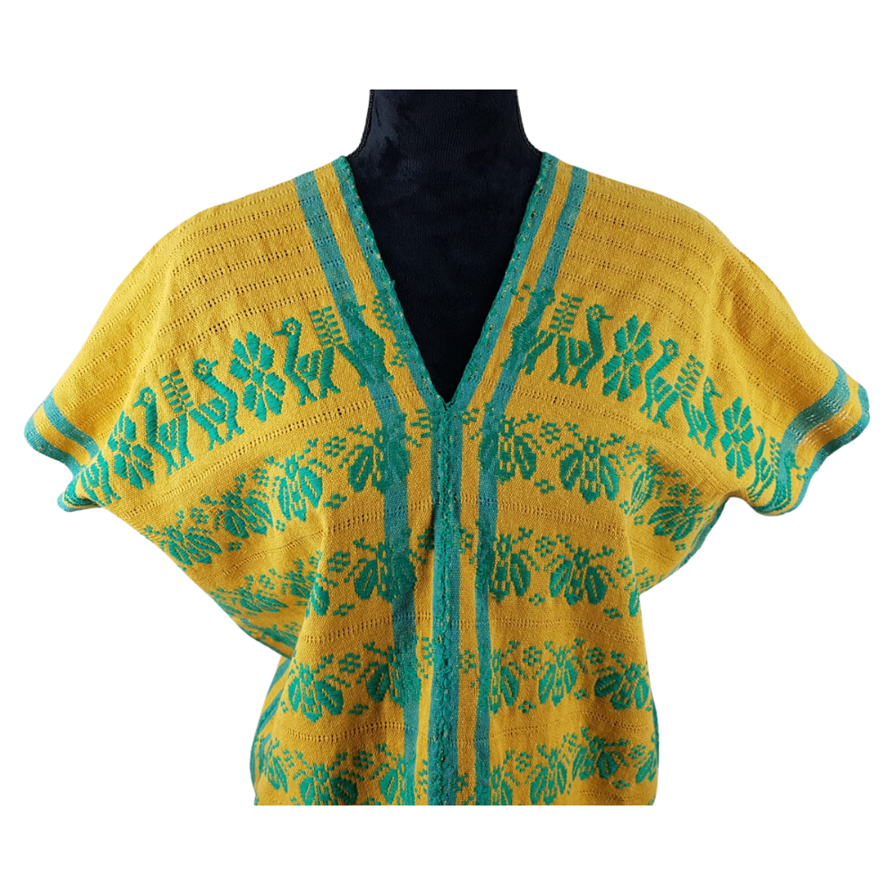 Blusa tipo huipil elaborado en San Juan Cotzocón, Oaxaca
