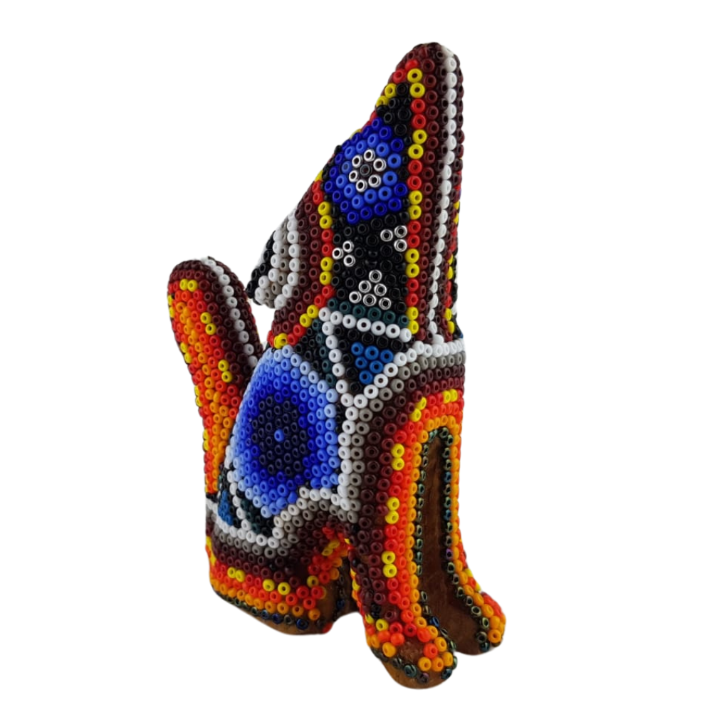 Lobito aullando mini decorado con motivos wixárika