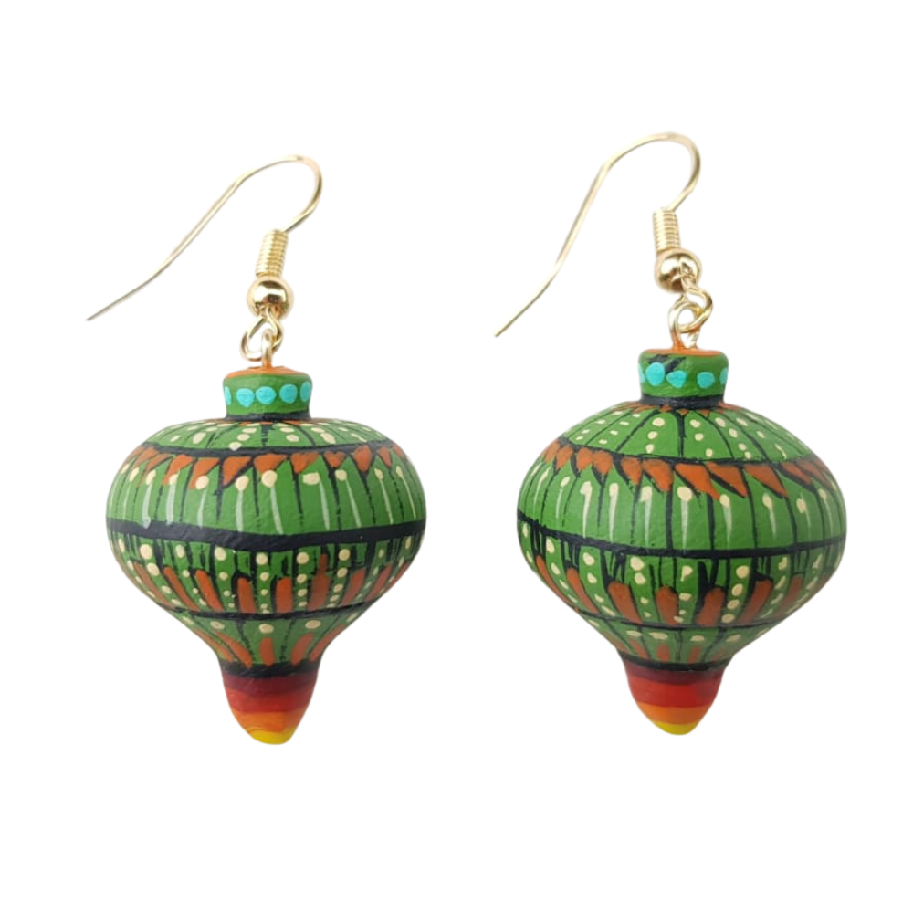 Arete trompo de madera copal tallado y decorado a mano con flores o grecas