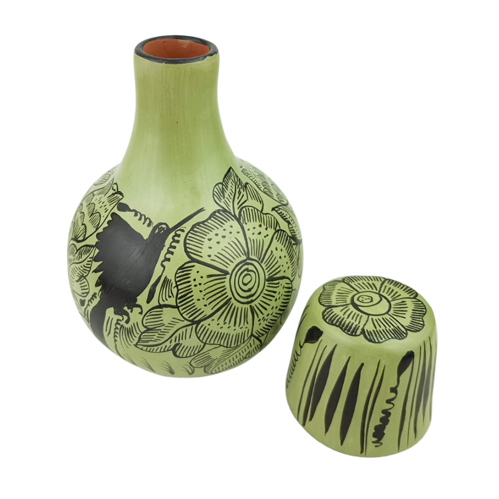Jarra mini con tapa para agua de barro bruñido decorado con flores y pájaros