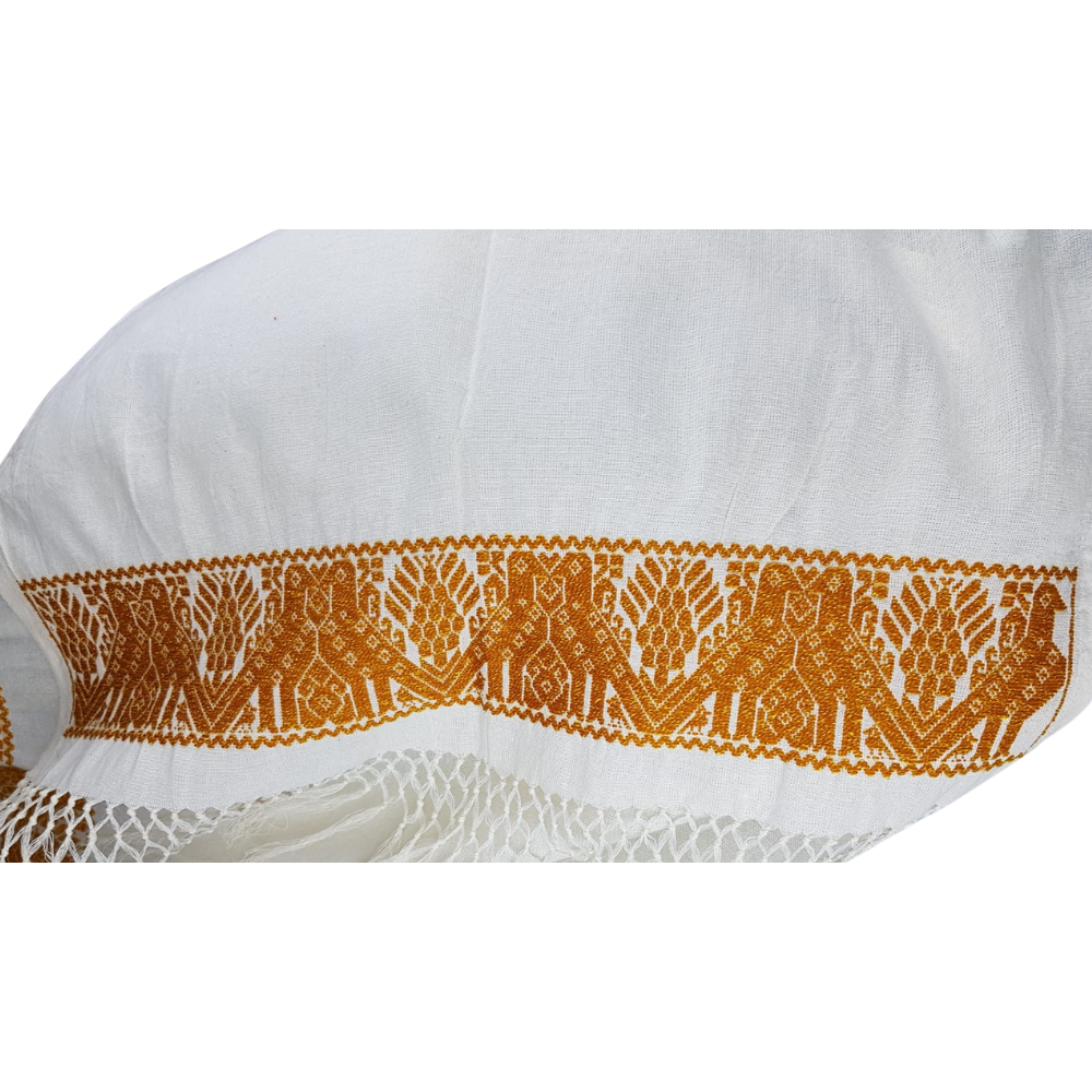 Rebozo de manta con bordado hilván