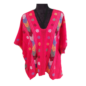 Blusa mariposa Amuzgo de telar de cintura, textura calada decorada con brocados finos