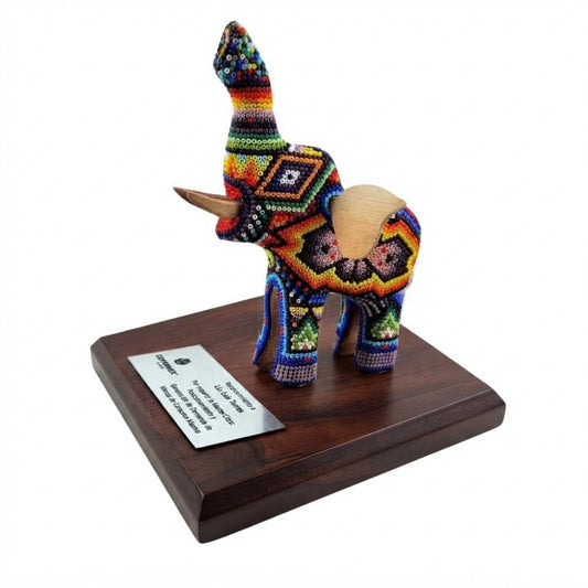 Galardón Elefante en Arte Wixárika | Pieza de Lujo