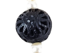 Cargar imagen en el visor de la galería, Aretes de barro negro, Jasiel
