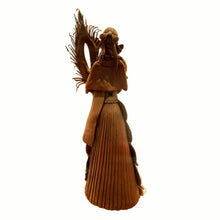 Cargar imagen en el visor de la galería, Catrina gde. Frida, de barro, hecha en Capula, Michoacán
