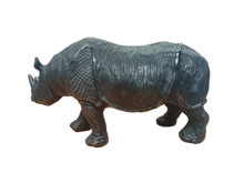 Cargar imagen en el visor de la galería, Figura de barro negro con forma de rinoceronte, hecha en Oaxaca
