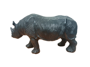 Figura de barro negro con forma de rinoceronte, hecha en Oaxaca