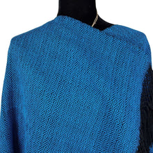 Cargar imagen en el visor de la galería, Rebozo mexicano de rombos elaborado con hilo de algodón
