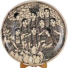 Cargar imagen en el visor de la galería, Plato decorado con mujeres en un día de plaza en Tzintzuntzan, barro rojo con engobe blanco
