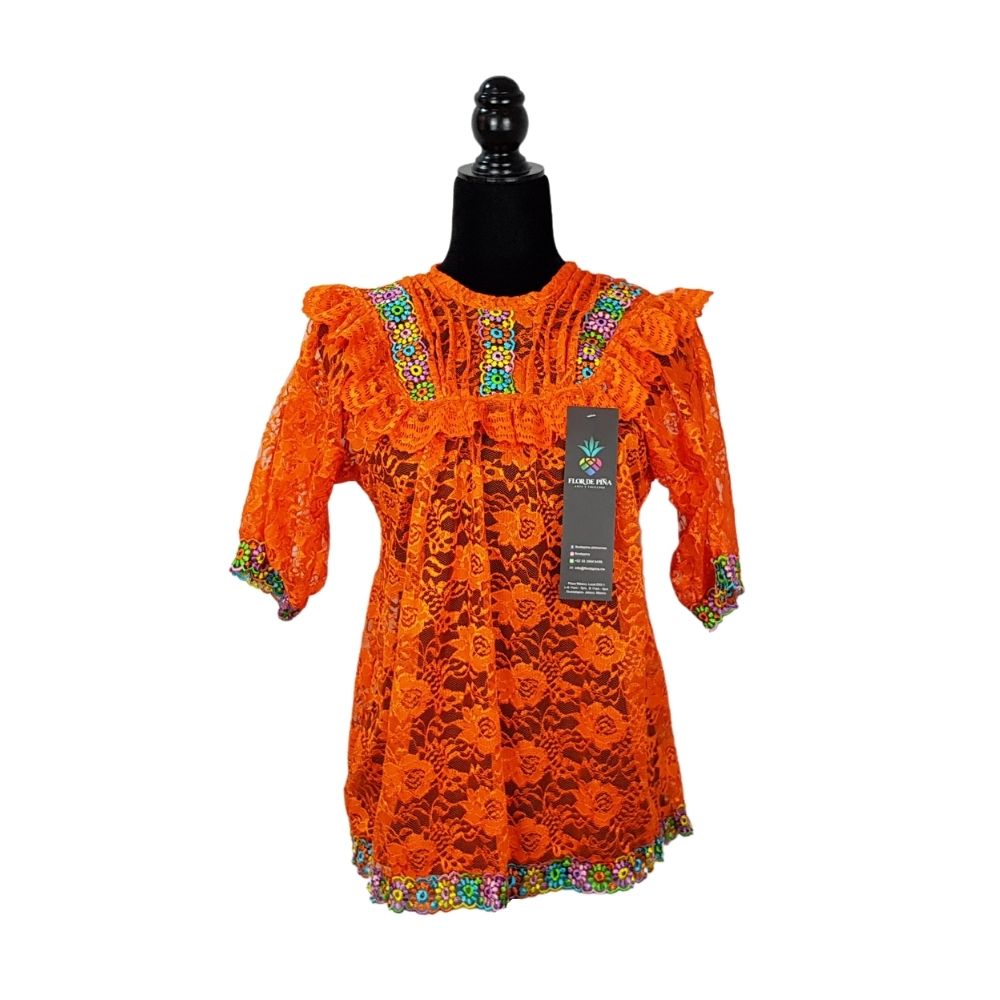 Blusa Quialana mediana y grande de encaje con bordado en cuello, mangas y parte inferior