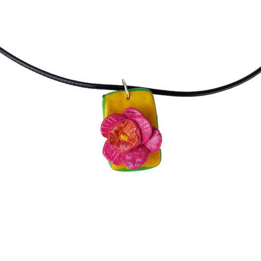 Dije betus, figura surrealista de arte popular mexicano elaborada con barro betus