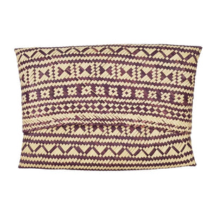 Cartera de palma tipo clutch teñida con tintes naturales tejida a mano