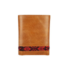 Cargar imagen en el visor de la galería, Cartera de caballero de piel con textil artesanal
