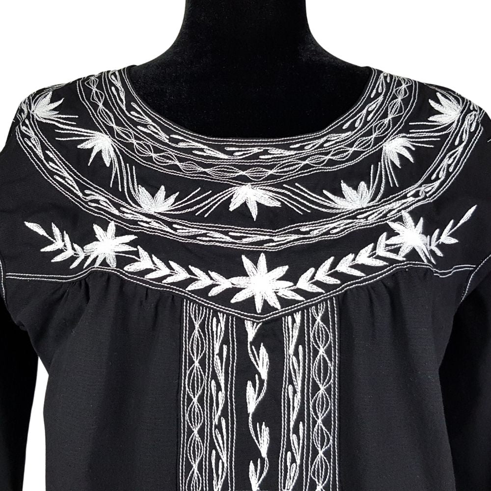 Vestido oaxaqueño de manta de Santa María Alotepec Mixe