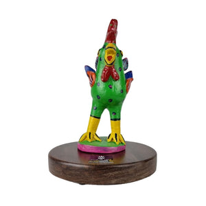 Reconocimiento con artesanía mexicana. Gallo betus en trofeo con base de madera y placa metálica personalizada