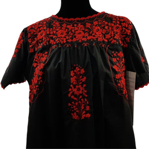 Blusa de popelina manga corta bordada con estilo San Antonino y acabado tejido en gancho