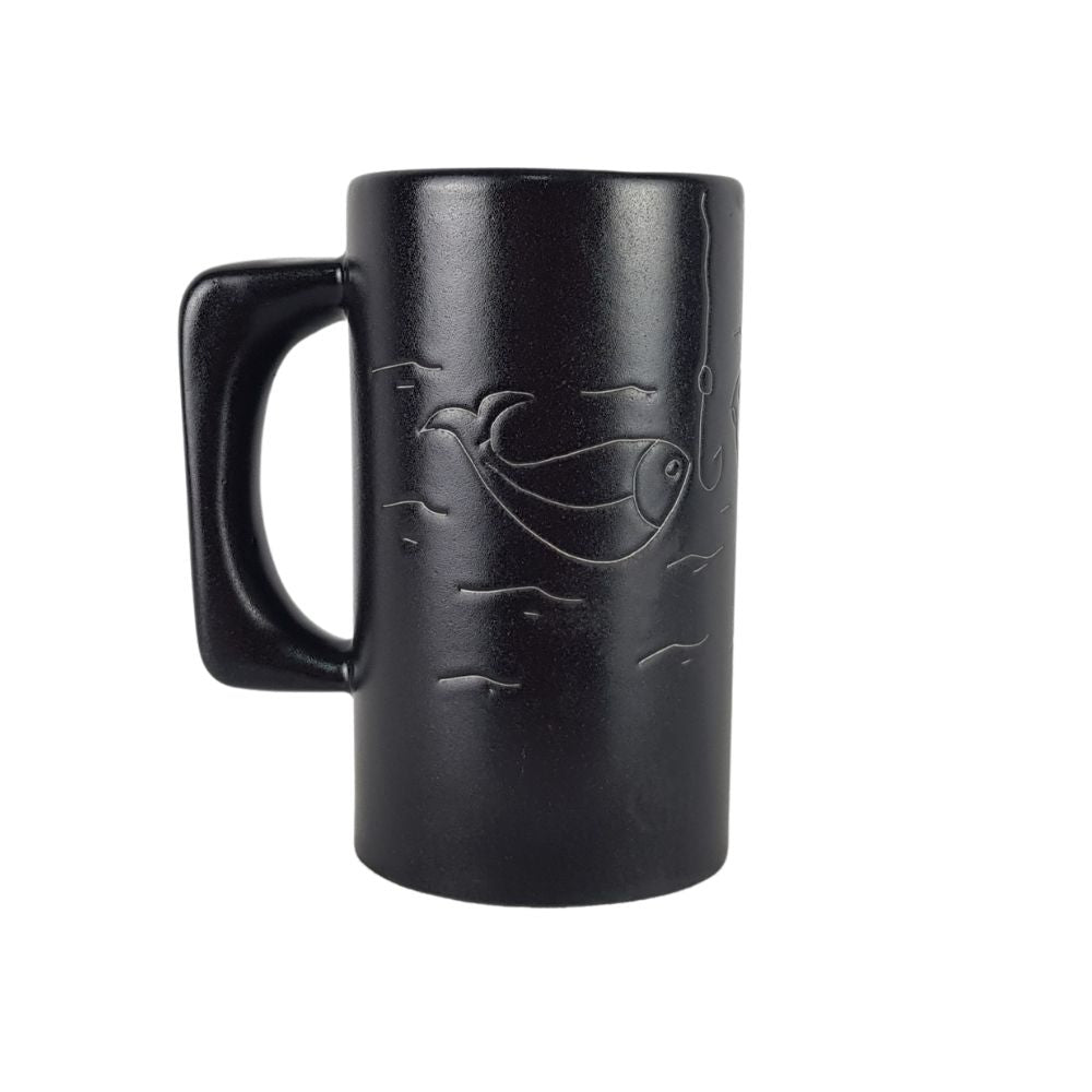 Taza alta de alta temperatura decorada con patrones lineales