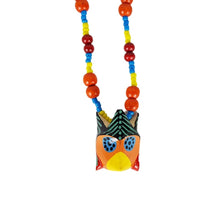 Cargar imagen en el visor de la galería, Collar de máscara miniatura del baile de los Morenos, tallada y decorada a mano
