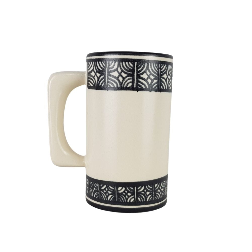 Taza alta de alta temperatura decorada con patrones lineales