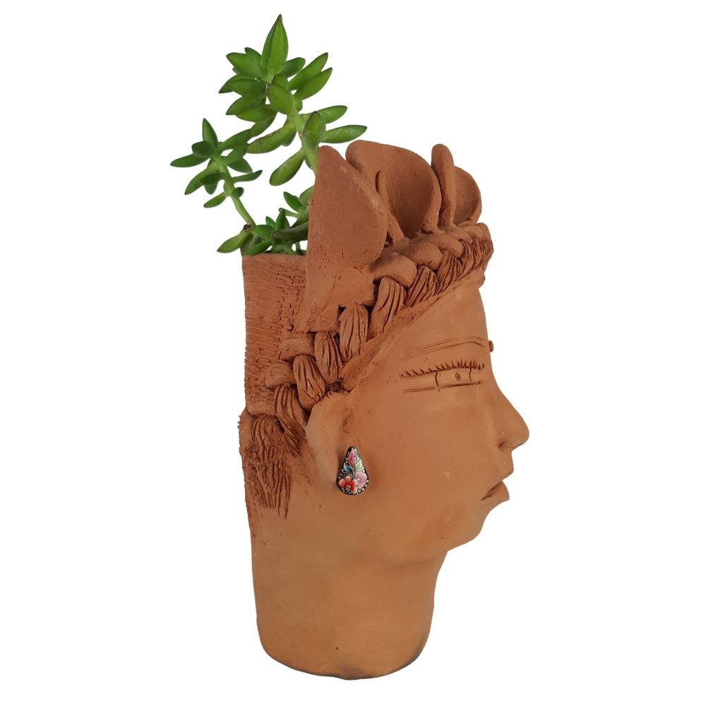 Arete de cobre botón decorado con laca, mariposas y flores