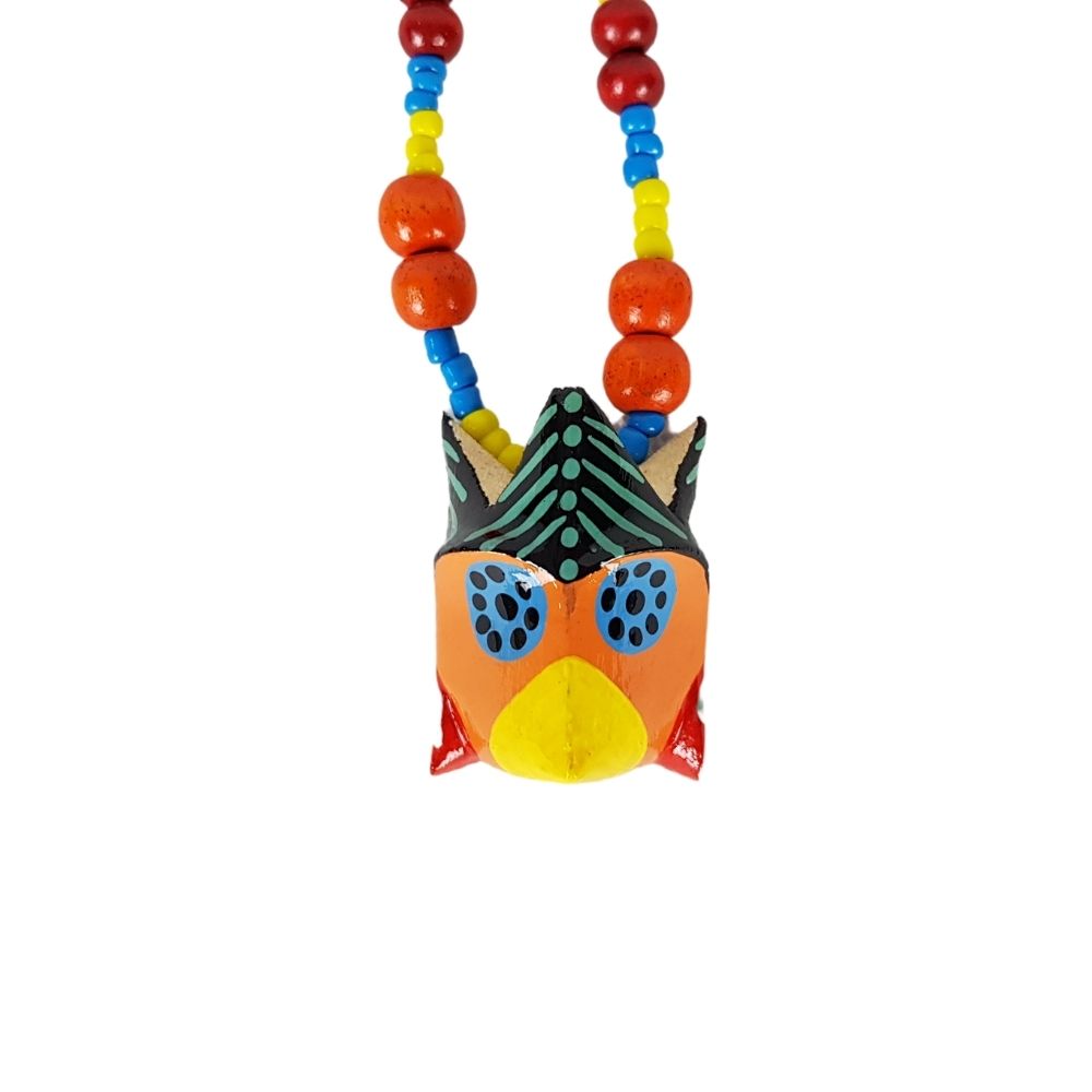 Collar de máscara miniatura del baile de los Morenos, tallada y decorada a mano