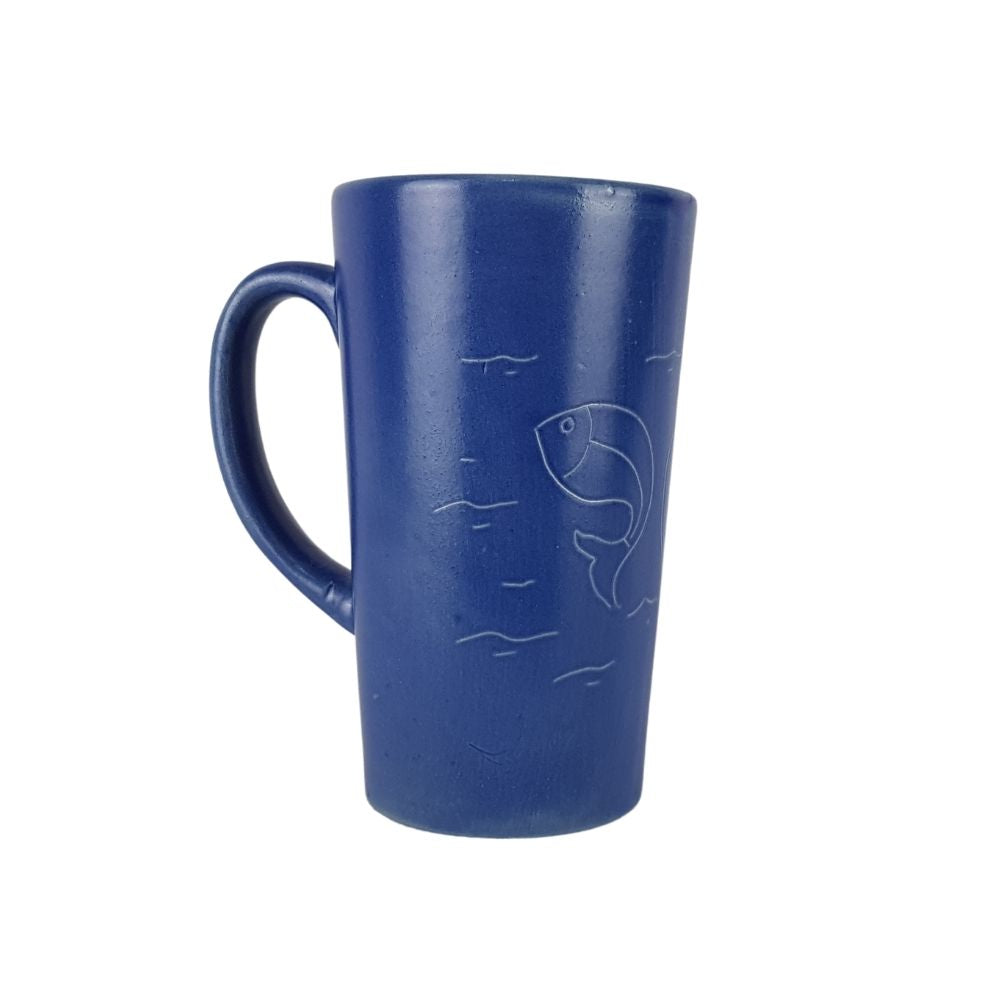 Taza alta de alta temperatura decorada con patrones lineales