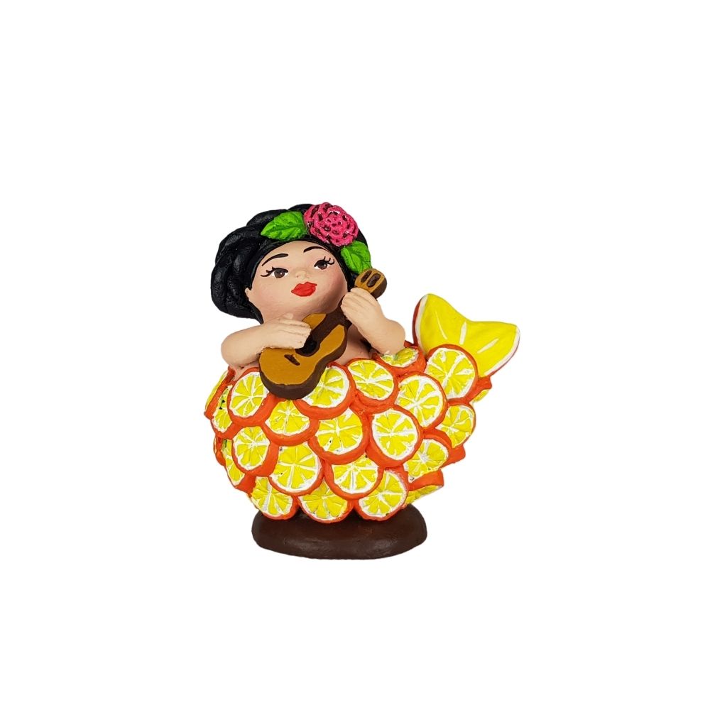 Sirena mexicana con escamas de naranja, figura de barro de Tlaquepaque Jalisco