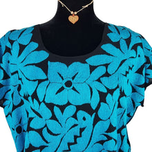 Cargar imagen en el visor de la galería, Blusa grande de gala mazateca, bordado relleno de Jalapa de Díaz
