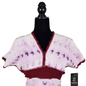 Blusa de algodón pintada con el tinte natural de grana cochinilla en técnica de llorado