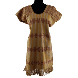 Huipil Hermina, textil mixteco de telar decorado con brocados, teñido con tintes naturales
