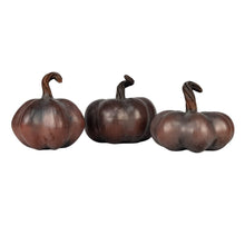Cargar imagen en el visor de la galería, Juego de calabazas decorativas de barro bruñido
