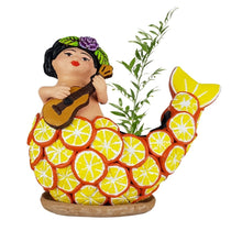 Cargar imagen en el visor de la galería, Maceta sirena mexicana con escamas frutales, figura de barro de Tlaquepaque Jalisco
