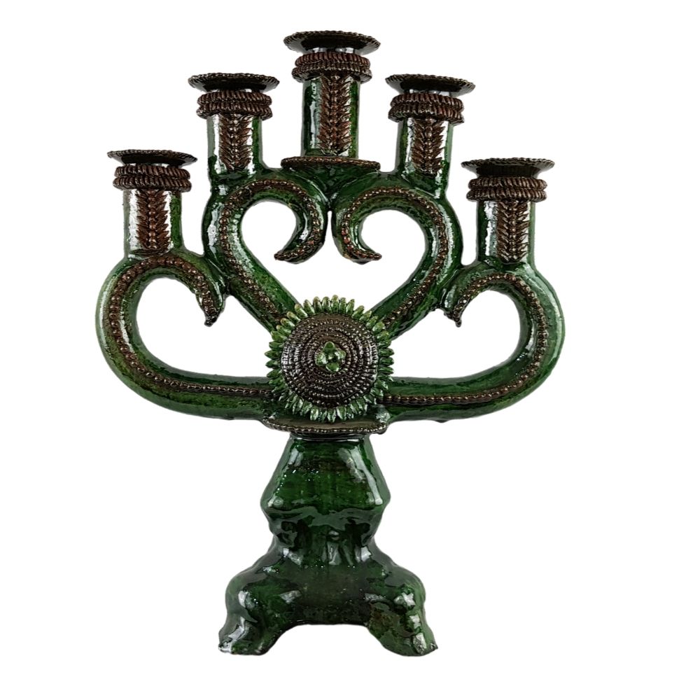 Candelabro de 5 velas moldeado a mano y decorado con la técnica de barro vidriado