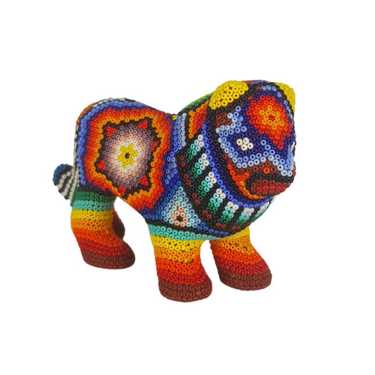 León wixárica hecho de papel maché