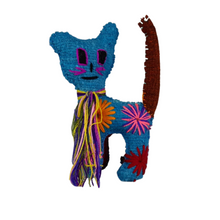 Cargar imagen en el visor de la galería, Animalito de lana, peluche gato artesanal bordado a mano
