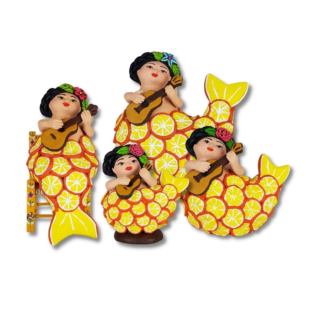 Sirena mexicana con escamas de naranja, figura de barro de Tlaquepaque Jalisco