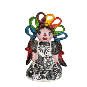 Muñeca Lele, talavera decorada con trazos y dibujos