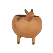 Cargar imagen en el visor de la galería, Maceta con forma de torito o mulita de alfarería prehispánica
