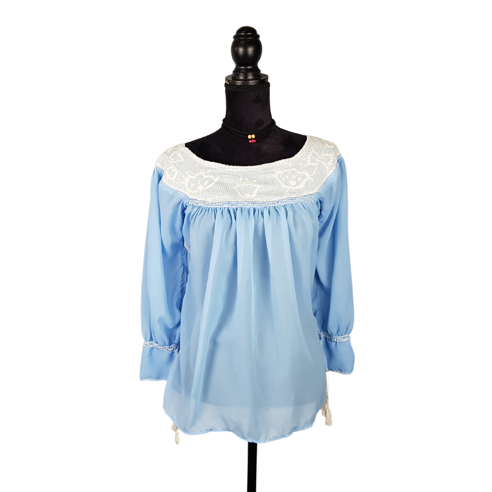 Blusa Aguacatenango con bordado de nudito, hecha en Chiapas