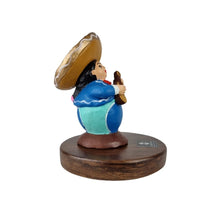 Cargar imagen en el visor de la galería, Reconocimiento con artesanía mexicana. Sirena mariachi en trofeo con base de madera y placa metálica personalizada
