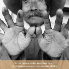 Cargar imagen en el visor de la galería, Don José y doña Teresita, figura decorativa de barro moldeada a mano
