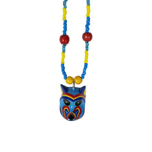 Cargar imagen en el visor de la galería, Collar de máscara miniatura del baile de los Morenos, tallada y decorada a mano
