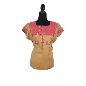 Blusa de lino con bordados Tzotziles tradicionales de Chiapas color café con detalles rosas y de otros colores