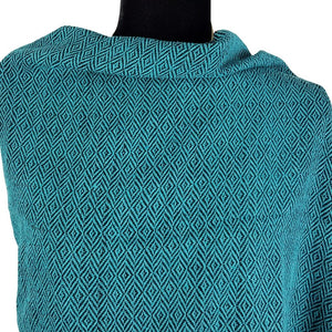 Rebozo mexicano de rombos elaborado con hilo de algodón