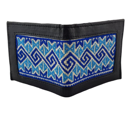 Cartera de piel con bordado wixárica