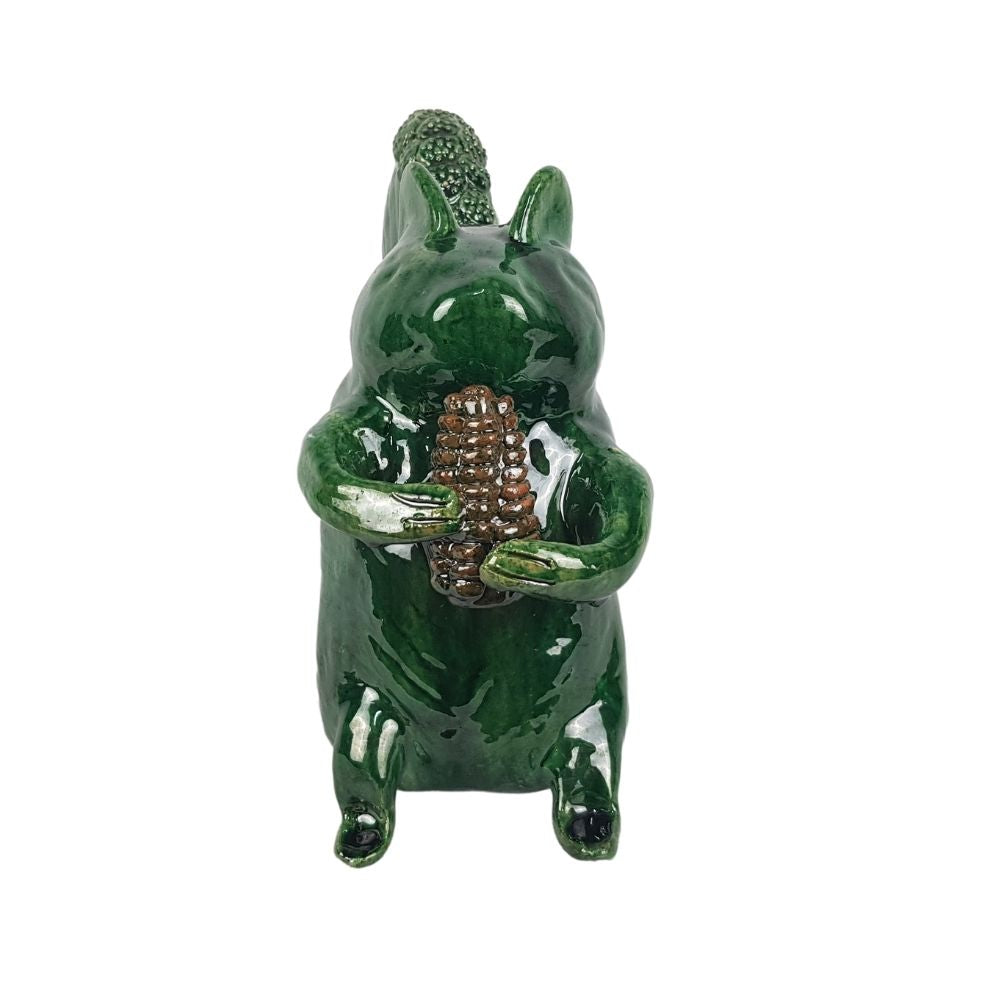 Ardillita grande decorada con la técnica de barro vidriado