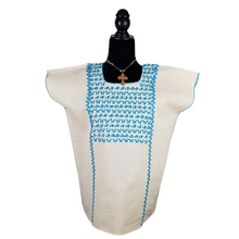 Cargar imagen en el visor de la galería, Blusa Amuzgo de manta con bordados tradicionales

