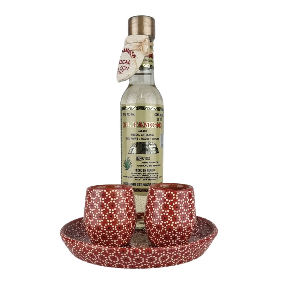 Juego de mezcal de gusano con mezcaleros de barro capulineado con forma de barrilitos