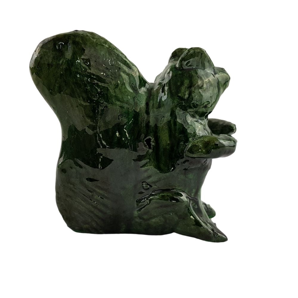 Ardillita mini decorada con la técnica de barro vidriado