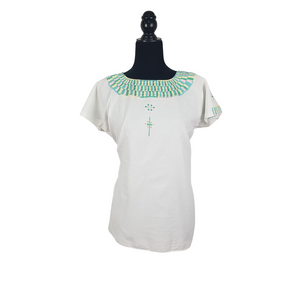 Blusa bordada Tzotzil Maya tradicional de Santa Martha Chiapas blanca con detalles de colores en cuello y mangas